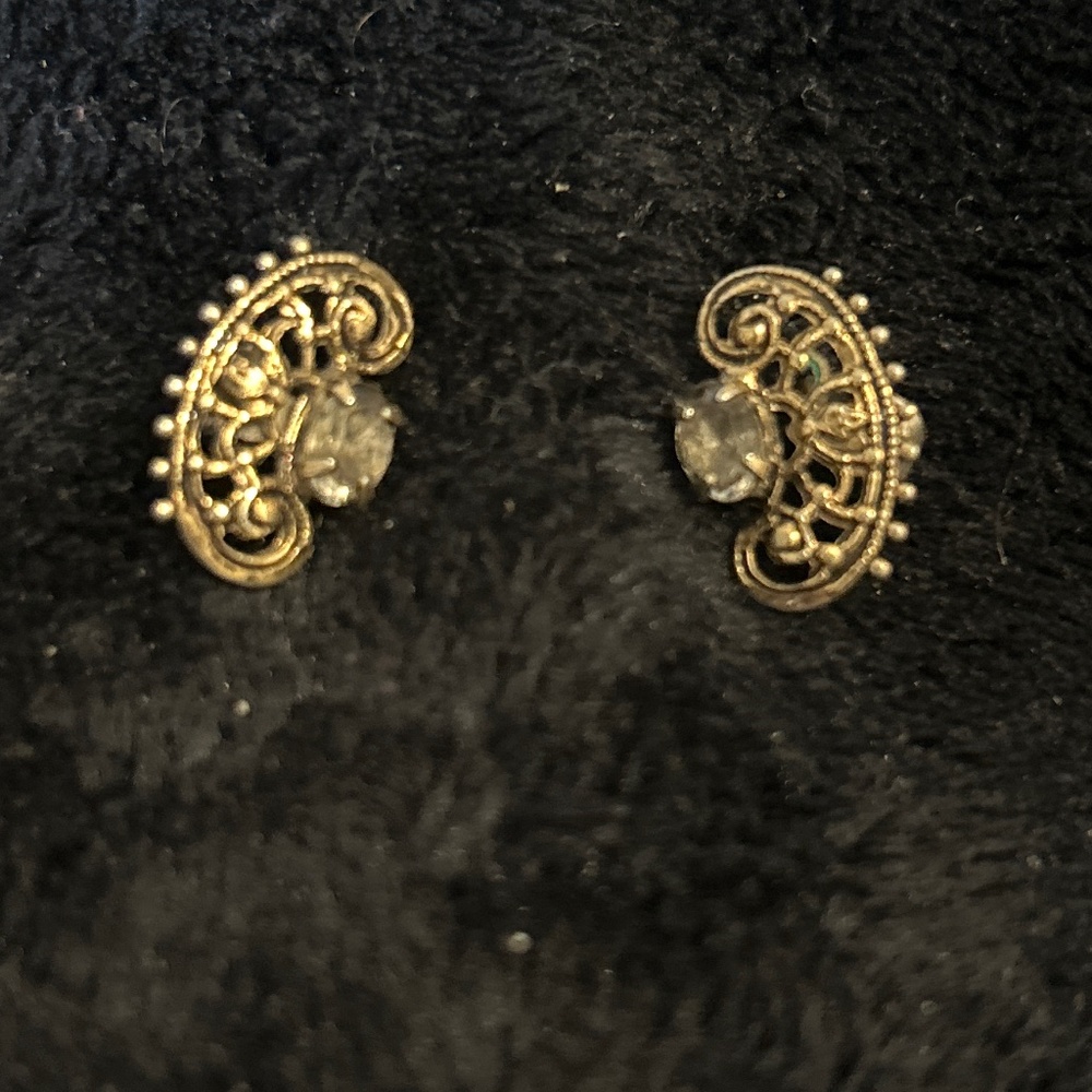 earring - Picture 1 of 1